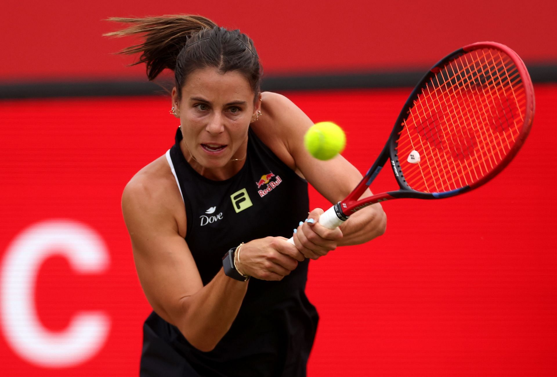 World No. 10 Navarro hits a backhand | Image Source: Getty